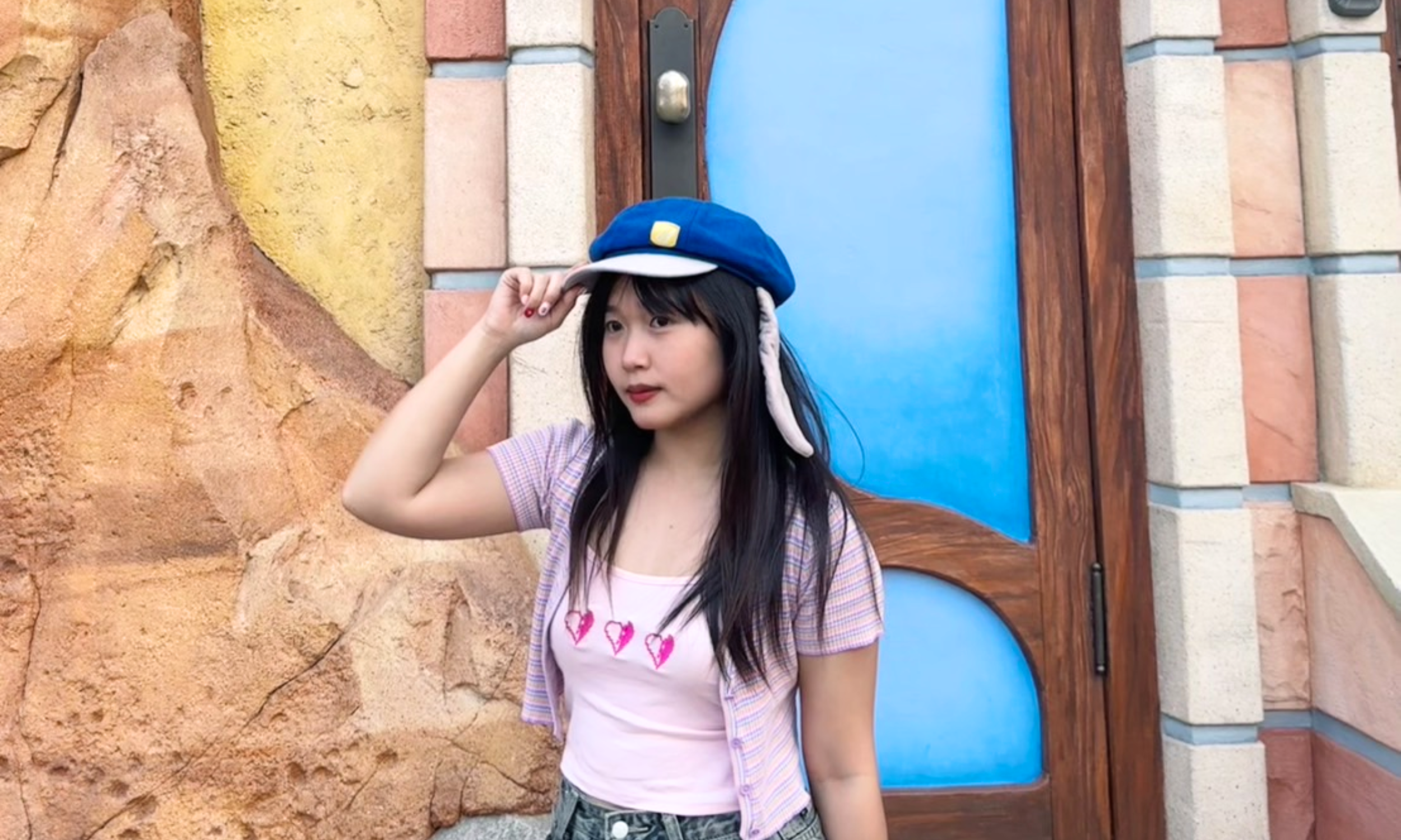 ถ่ายกับมุมข้างนอก